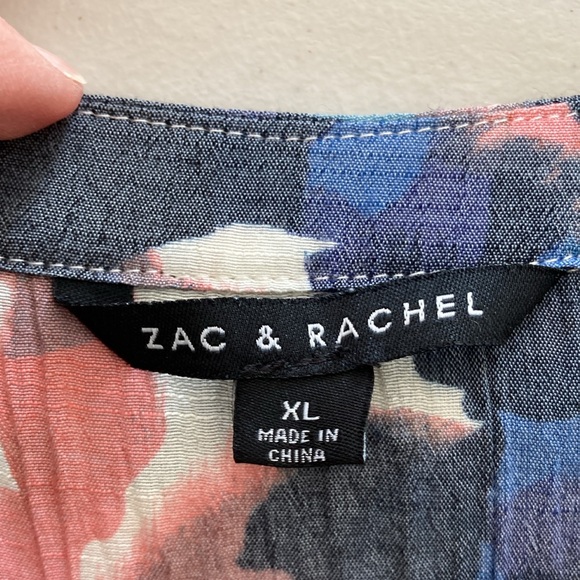 Zac & Rachel XL, Roll Tab Sleeve, lightweight multi color Women's top - Picture 9 of 11